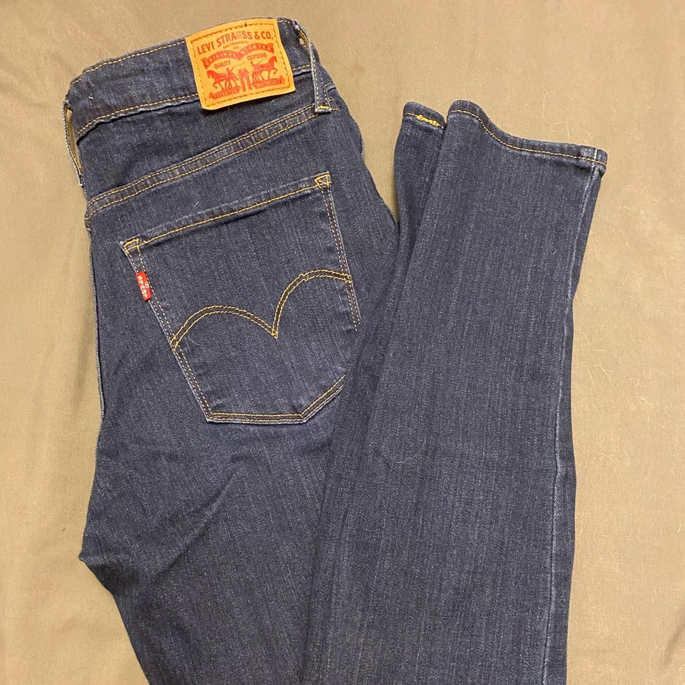Levi’s - Picture 1 of 5